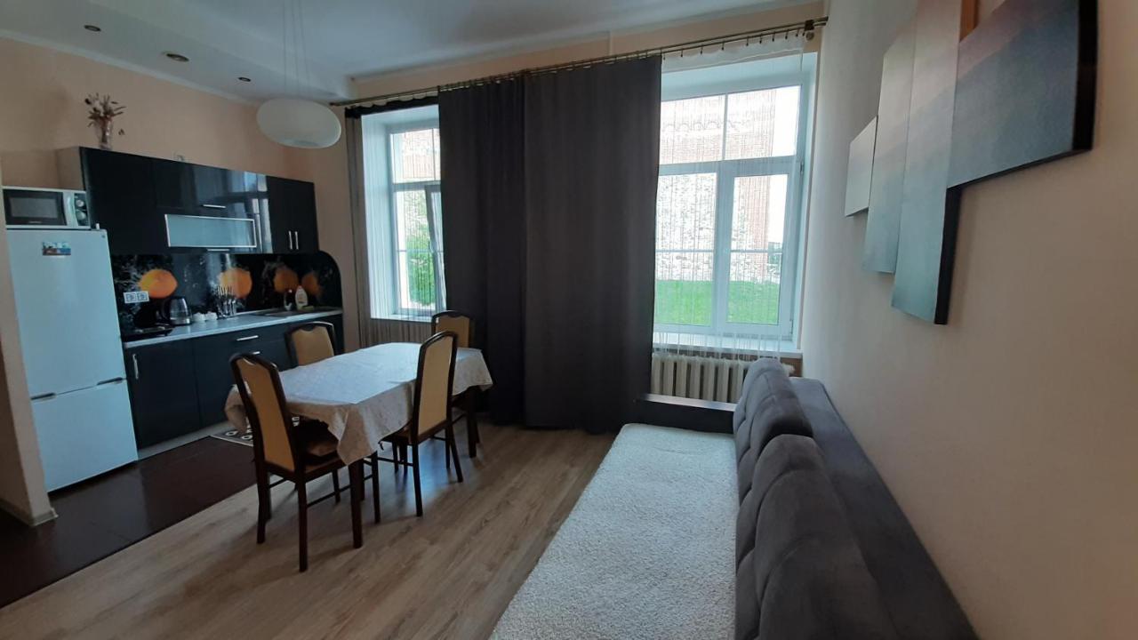 La Zamka Apartment Lida Bagian luar foto